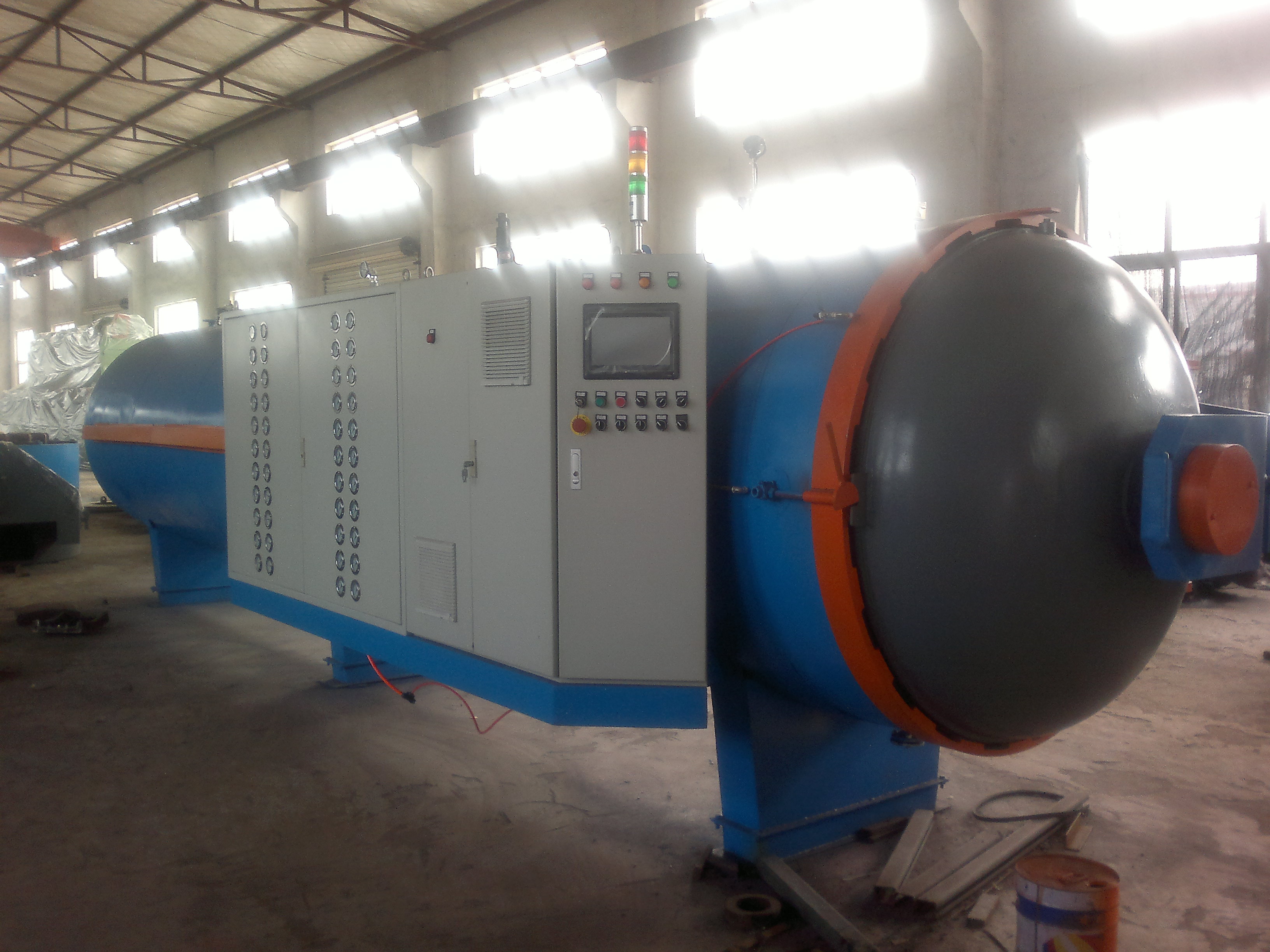 Truck tyre automatic chamber